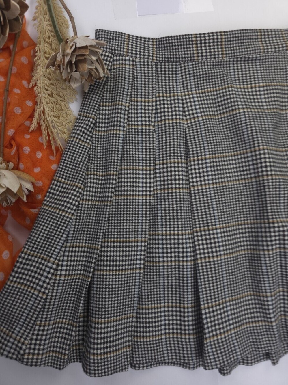 Free Assembly Black, White and Brown Plaid Pleated Mini Skirt Sz 6 - Picture 9 of 9